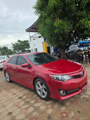 Toyota Camry SE 4dr Sedan (2.5L 4cyl 6A) 2014 Red