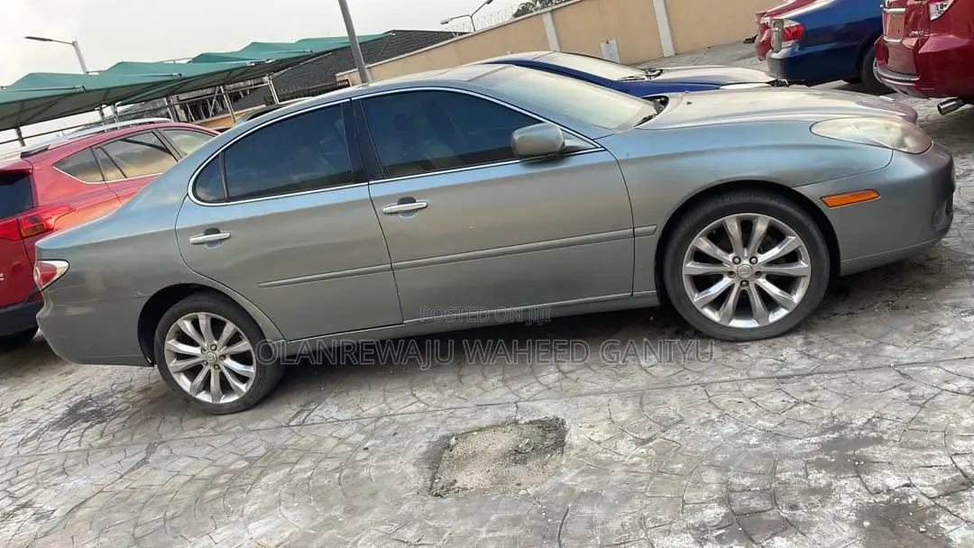 Lexus ES 350 2010 Gray