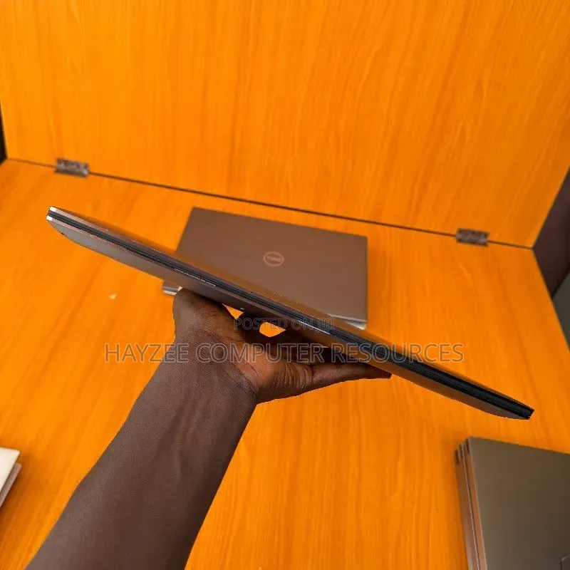 Laptop Dell Precision 5680 32GB Intel Core i7 SSD 1T
