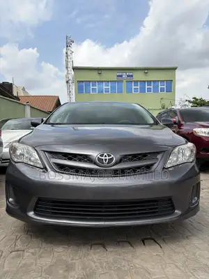 Toyota Corolla L 4dr Sedan (1.8L 4cyl 5M) 2012 Gray