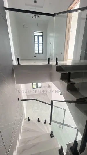 4bdrm Duplex in Orchid Estate, Chevron for rent