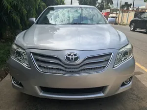 Toyota Camry LE 4dr Sedan (2.5L 4cyl 6A) 2011 Silver