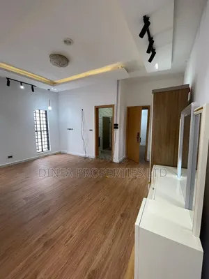 5bdrm Duplex in Ikota for rent