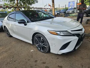 Toyota Camry 2018 White