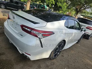 Toyota Camry 2018 White
