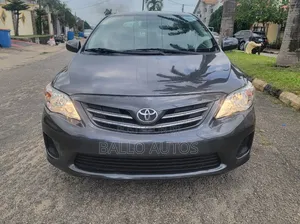 Toyota Corolla LE 4dr Sedan (1.8L 4cyl 4A) 2013 Silver
