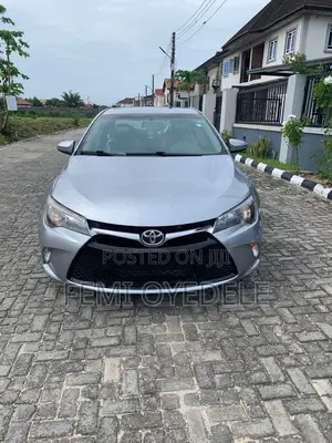 Toyota Camry SE 4dr Sedan (2.5L 4cyl 6A) 2017 Silver