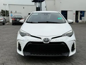 Toyota Corolla SE Special Edition 4dr Sedan (1.8L 4cyl CVT) 2017 White
