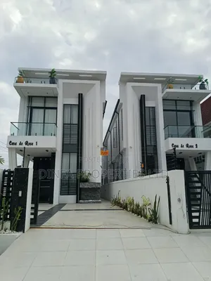 5bdrm Duplex in Ikota for sale