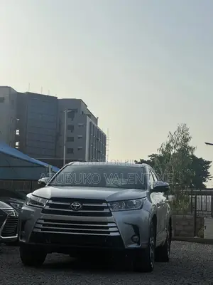 Toyota Highlander Limited 4x4 V6 (3.5L 6cyl 8A) 2017 Silver