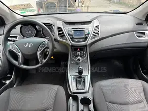 Hyundai Elantra Value Edition Sedan FWD (1.8L 4cyl 6A) 2016 White