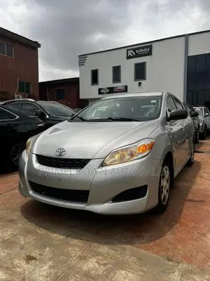 Toyota Matrix Hatchback FWD (1.8L 4cyl 5M) 2009 Silver