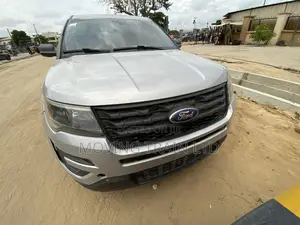 Ford Explorer Limited FWD 2019 Silver