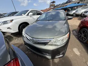 Toyota Camry XLE V6 4dr Sedan (3.5L 6cyl 6A) 2013 Green