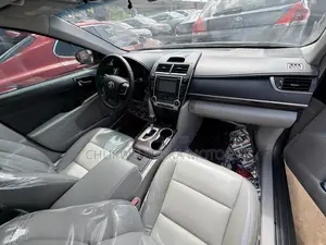 Toyota Camry XLE V6 4dr Sedan (3.5L 6cyl 6A) 2013 Green