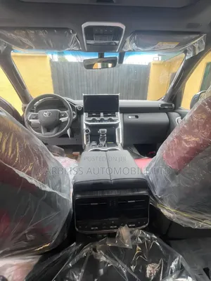 New Toyota Land Cruiser LC300 2025 Gray