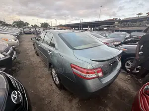 Toyota Camry XLE V6 4dr Sedan (3.5L 6cyl 6AM) 2010 Blue