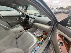Toyota Camry XLE V6 4dr Sedan (3.5L 6cyl 6AM) 2010 Blue