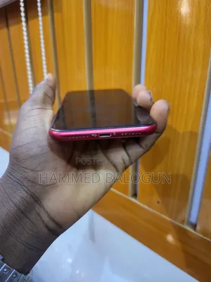 Apple iPhone 11 64 GB Red