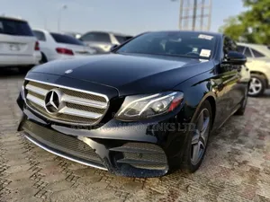 Mercedes-Benz E300 4Matic AWD Sedan (2.0L 4cyl 9A) 2017 Black
