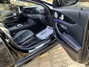 Mercedes-Benz E300 4Matic AWD Sedan (2.0L 4cyl 9A) 2017 Black