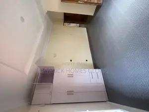 5bdrm Duplex in Ikota for rent
