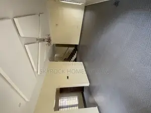 5bdrm Duplex in Ikota for rent