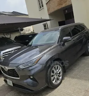 Toyota Highlander Limited 2021 Gray