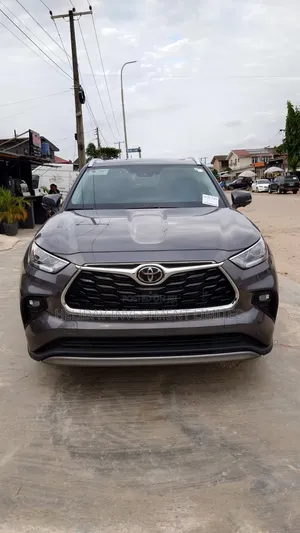 Toyota Highlander Platinum AWD 2024 Gray
