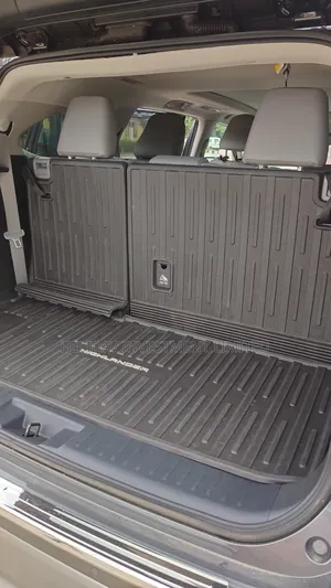Toyota Highlander Platinum AWD 2024 Gray