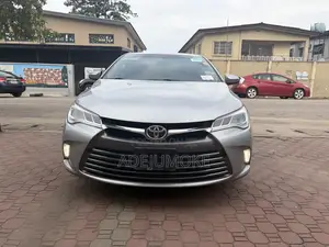 Toyota Camry XLE V6 4dr Sedan (3.6L 6cyl 6A) 2016 Gray