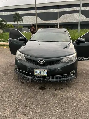 Toyota Camry SE V6 4dr Sedan (3.5L 6cyl 6A) 2012 Black