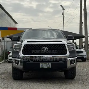 Toyota Tundra 2013 Black