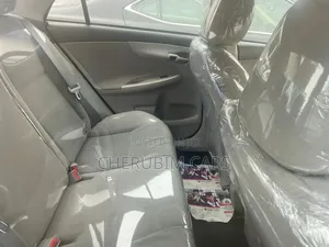 Toyota Corolla LE 4dr Sedan (1.8L 4cyl 4A) 2013 Red