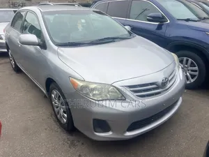 Toyota Corolla LE 4dr Sedan (1.8L 4cyl 4A) 2013 Silver