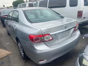 Toyota Corolla LE 4dr Sedan (1.8L 4cyl 4A) 2013 Silver