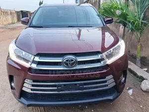 Toyota Highlander 2018 Brown