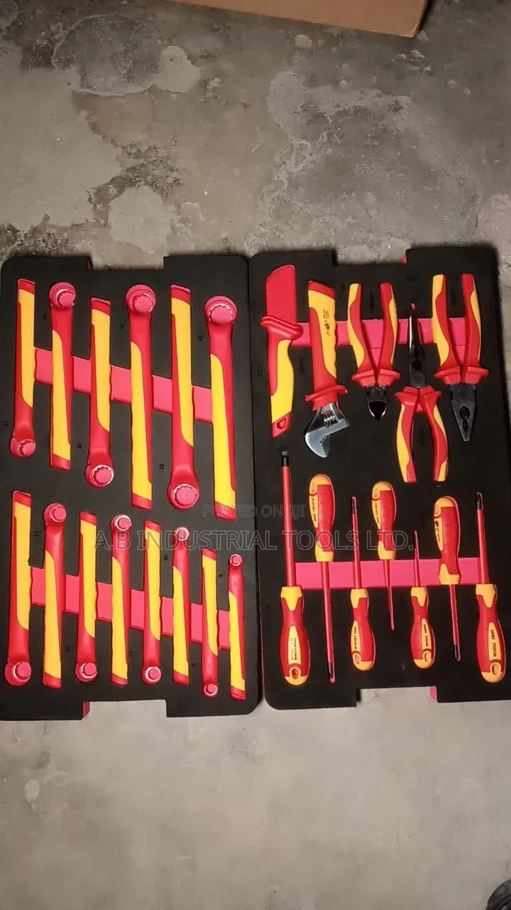 1000volts Insulated Tools Bus