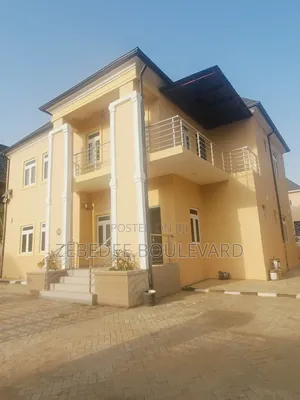 4bdrm Duplex in Gaduwa for rent