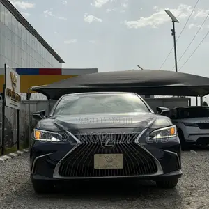 Lexus ES 2020 Blue