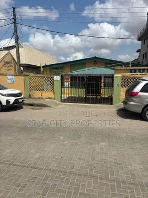 10bdrm Bungalow in Shomolu for sale