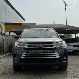 Toyota Highlander 2018 Blue