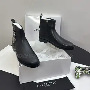 Givenchy Boot With Chain“Black”*