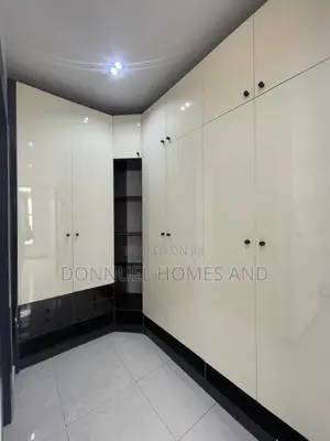 4bdrm Townhouse / Terrace in Ikate for rent