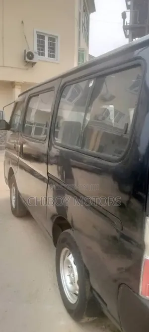 Nissan Caravan (Urvan) 2008 Blue