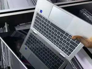 New Laptop HP EliteBook 830 G8 32GB Intel Core i7 SSD 256GB