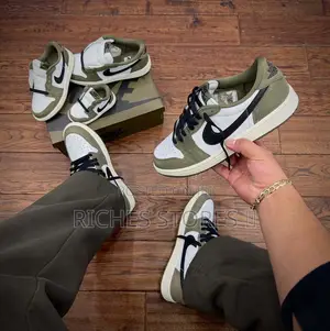 Air Jordan 1 Retro Low Og Medium Olive