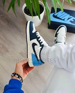 Air Jordan 1 Retro Low Og Obsidian Unc SNKS Size
