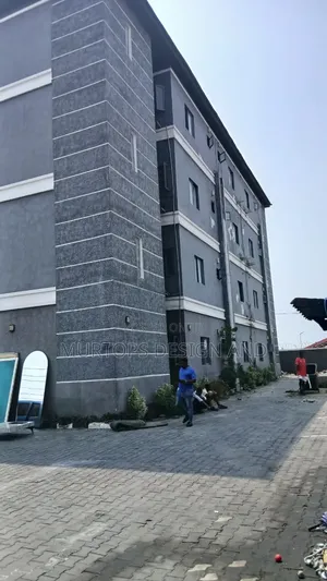 3bdrm Apartment in Lekki Phase 1 for rent
