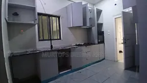 3bdrm Apartment in Lekki Phase 1 for rent